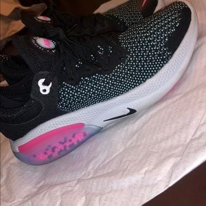 Joyride Run Flyknit ‘pink blast’